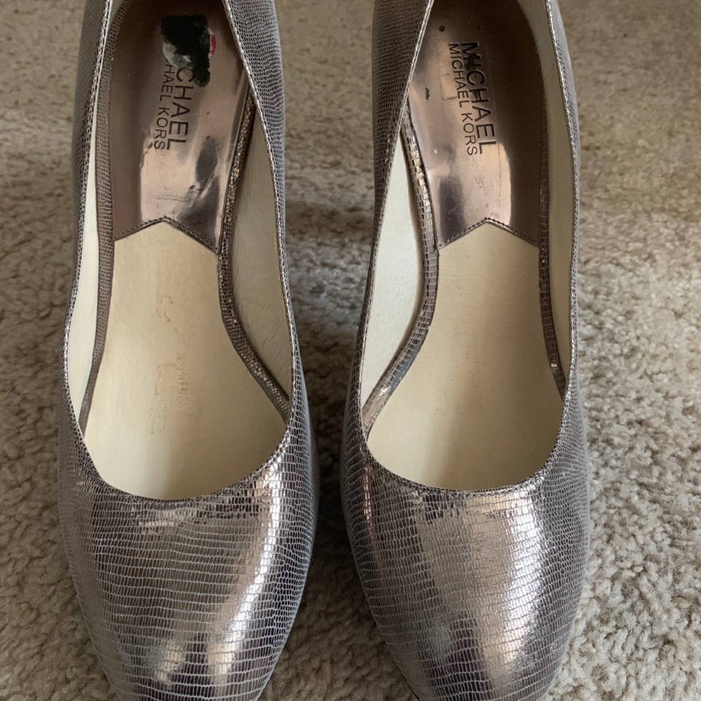 Michael Kors bronze pumps